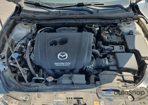 2018 Mazda 3 Touring z USA, uszkodzony, nr VIN 3MZBN1V3XJM189352